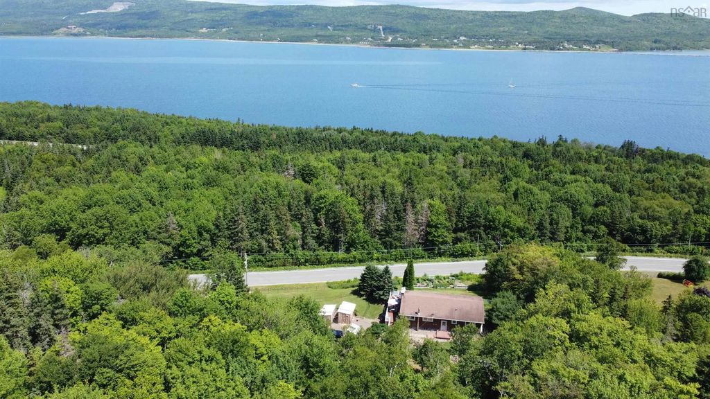 13748 Highway 4, Aulds Cove