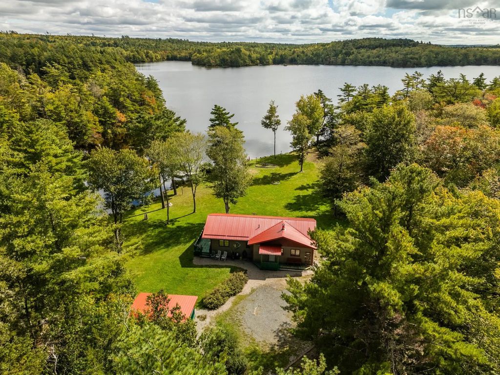 100 Whispering Pine Drive, Canaan