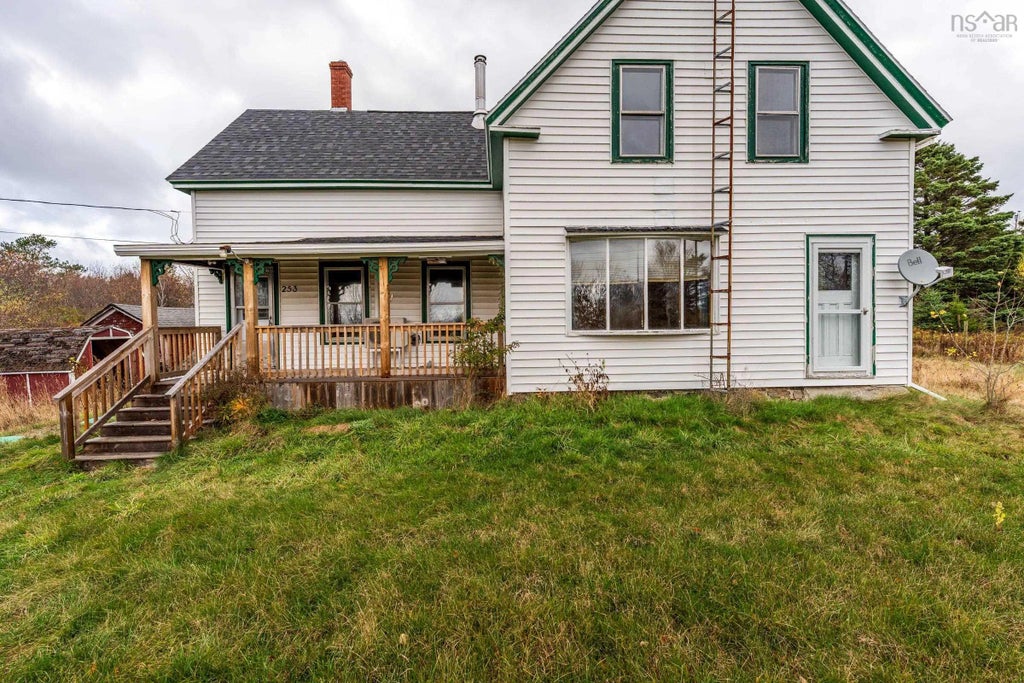 253 Sissiboo Street, Weymouth