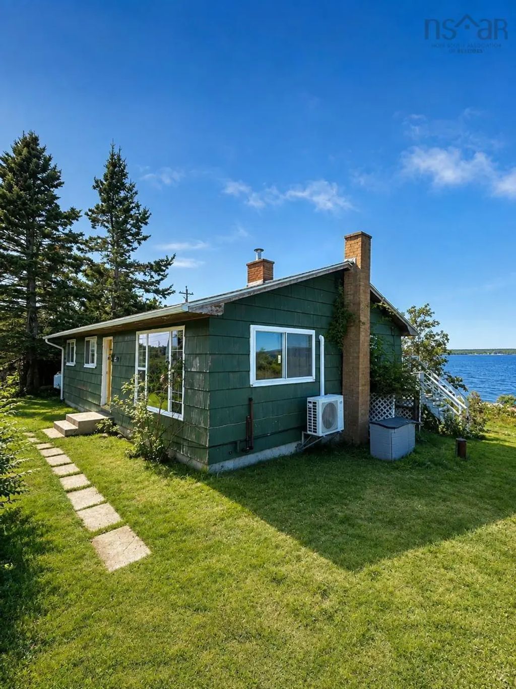 1166 Sandy Point Road, Shelburne