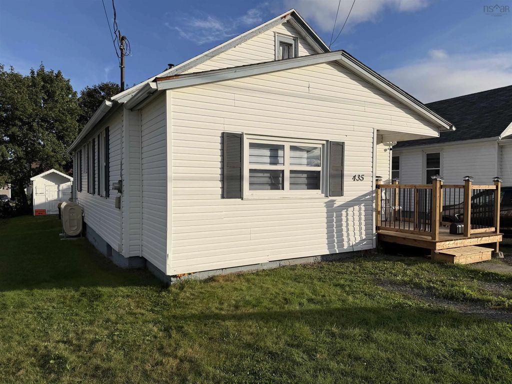 435 York Street, Glace Bay