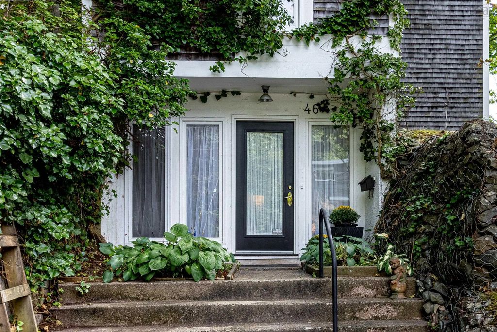 46 Old Ferry Road, Dartmouth