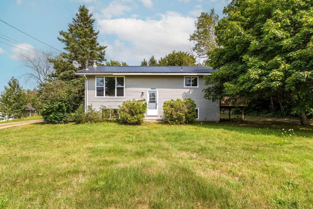 1550 Highway 358, Port Williams