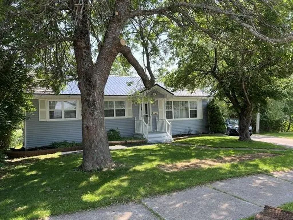 26 Crescent Drive, Truro