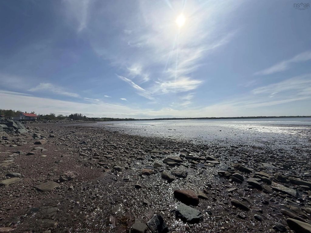 127 Fieldwood Lane, Brule Shore