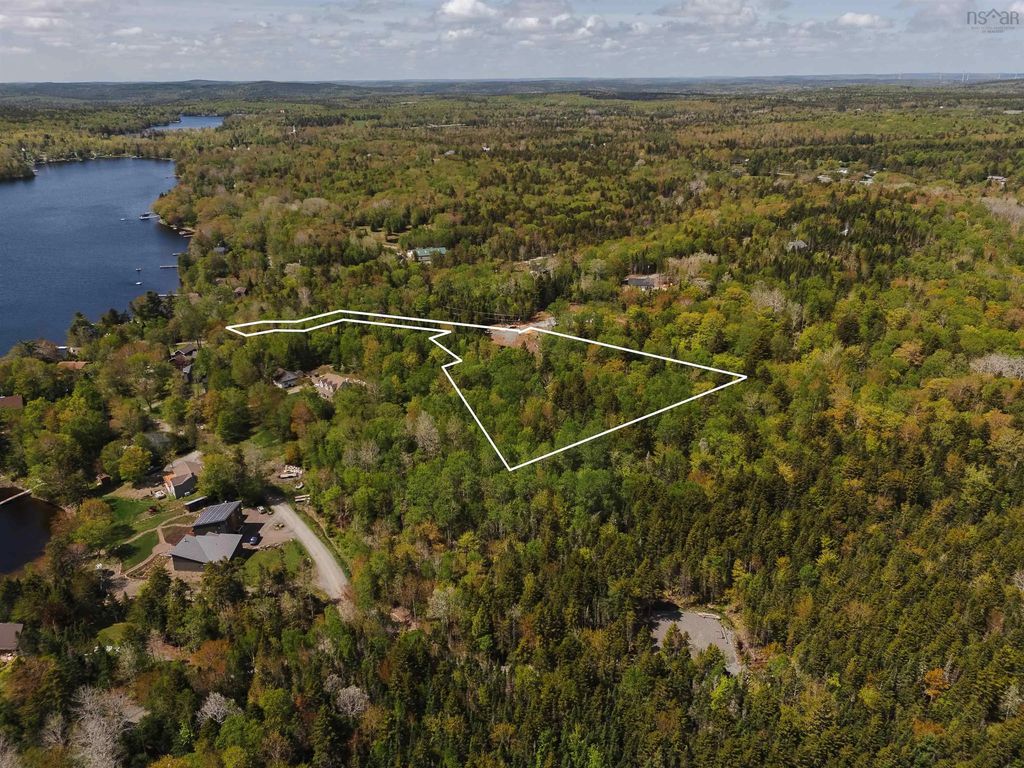 14 Douglaswood Drive, Lakelands