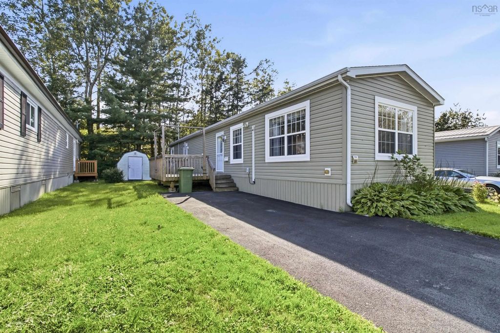 20 Century Street, Middle Sackville