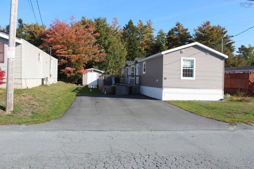 30 Bumpy Lane, Lake Echo