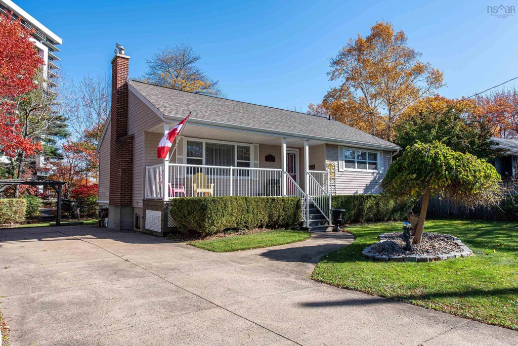22 Douglas Crescent, Halifax