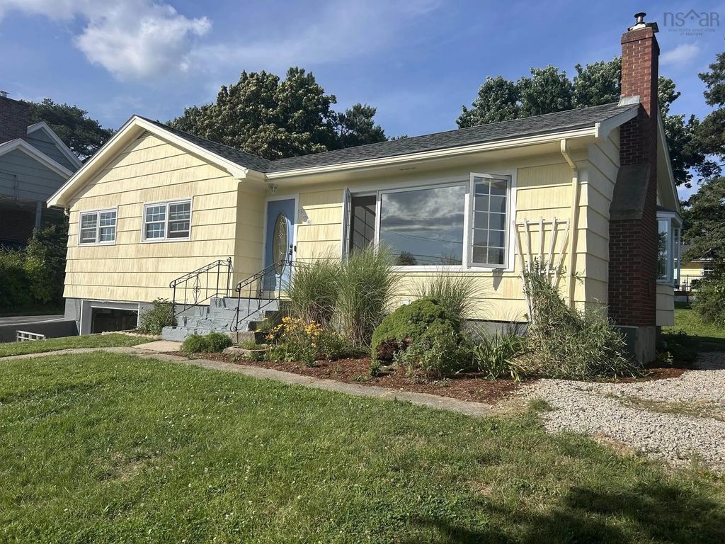 176 Green Street, Lunenburg