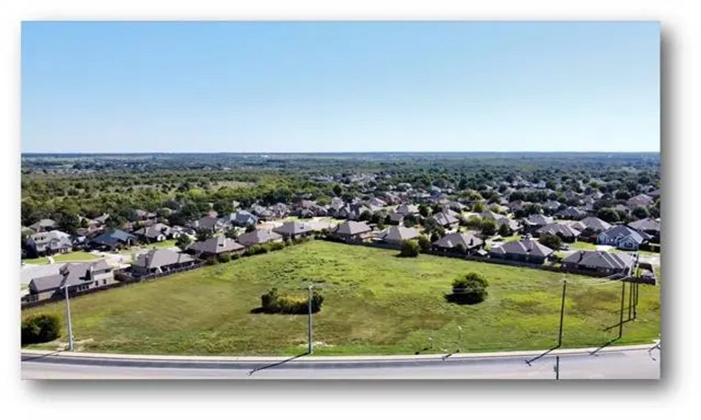 1651 Country Club Road, Cleburne