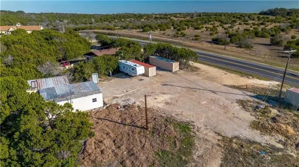 690 Hwy 22 Highway, Clifton