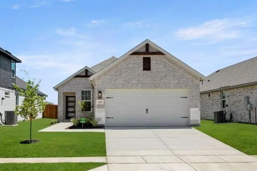 1405 Grove Pond Road, Forney