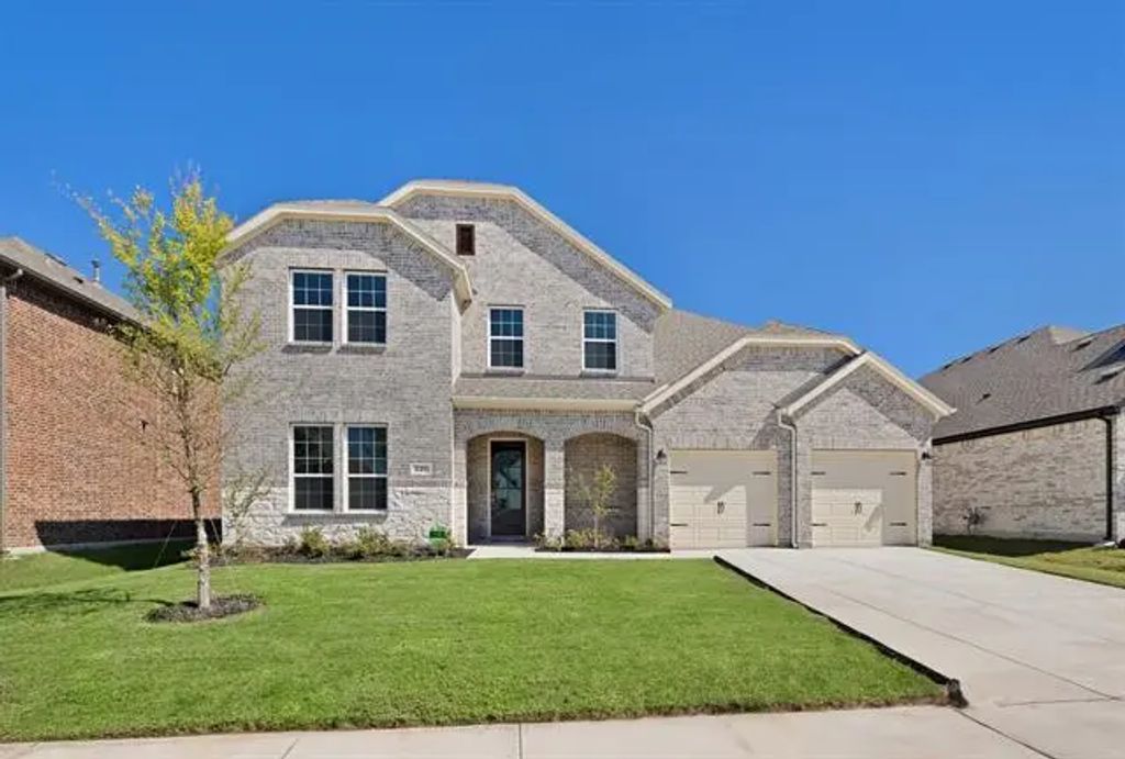 840 Oak Street, Lavon