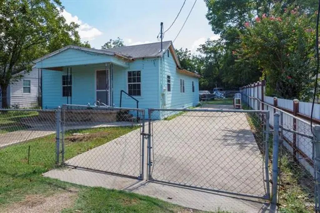 3130 Palacios Avenue, Dallas