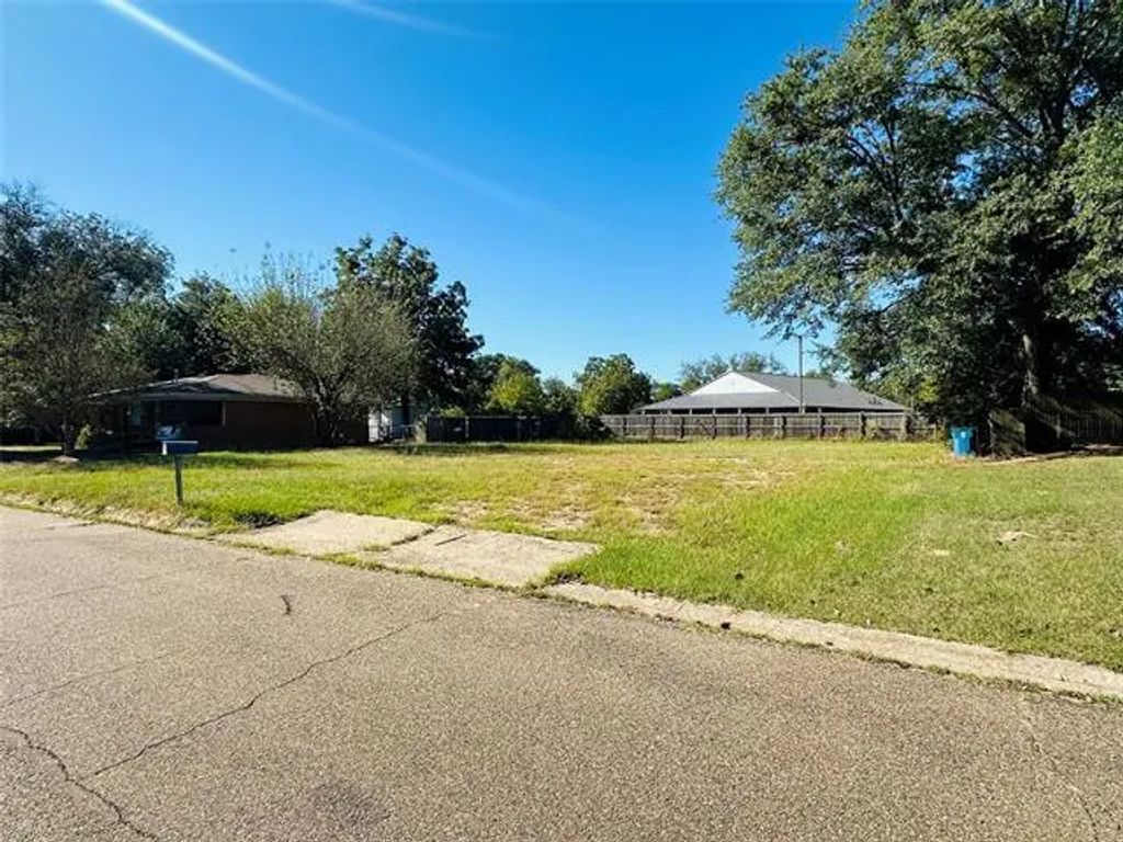 613 Ward Street, Winnsboro