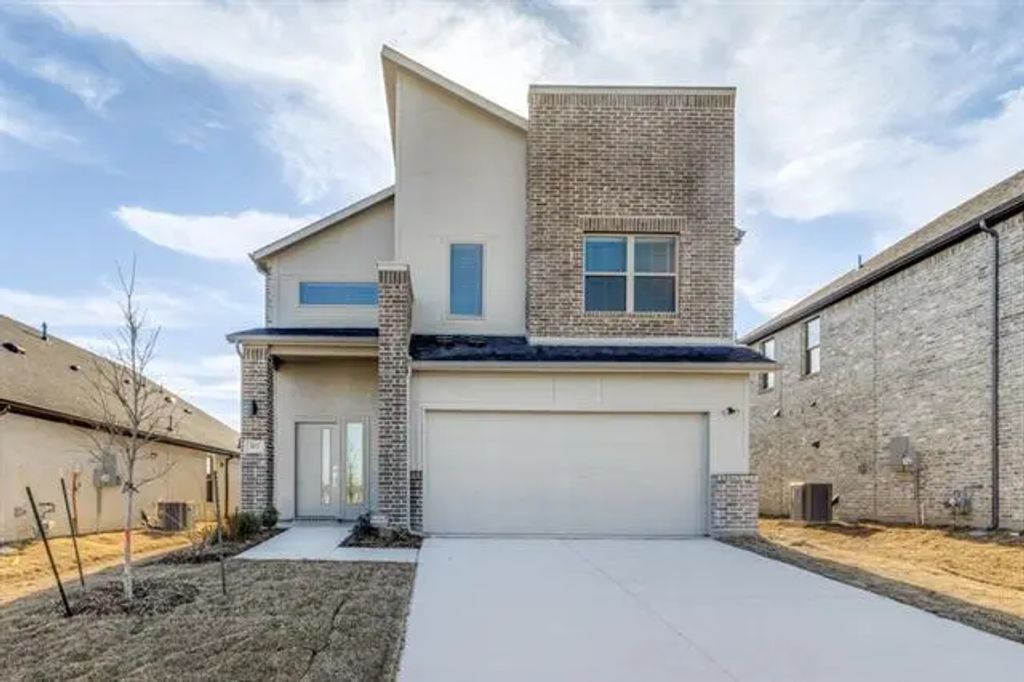 107 Huckleberry Road, Forney