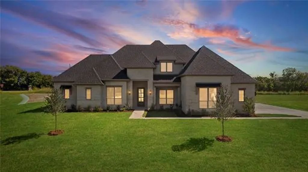 121 Aiden Drive, Waxahachie