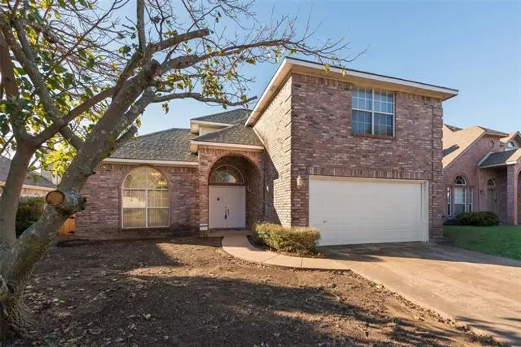 232 W Willow Creek Drive, Glenn Heights