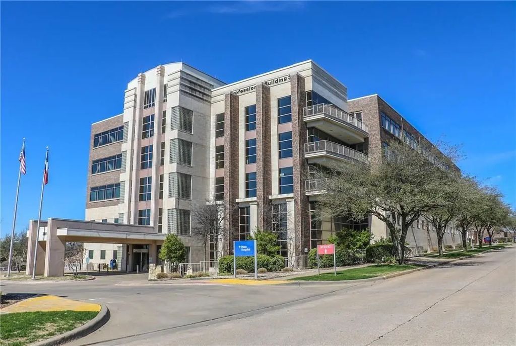 300 N Highland, Sherman