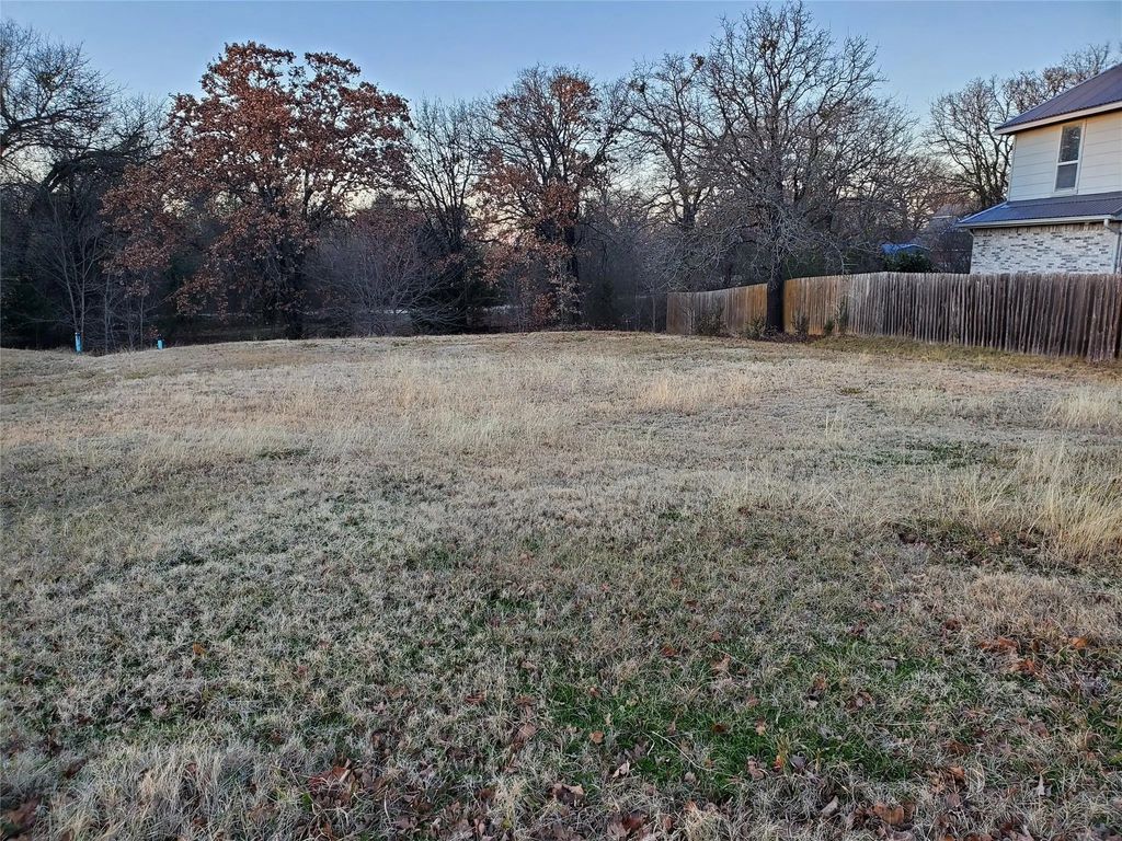 800 Hillburn Drive, West Tawakoni