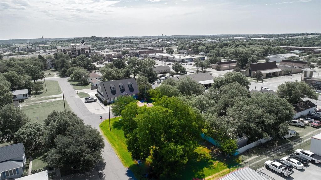 117 N Dobson Street, Burleson