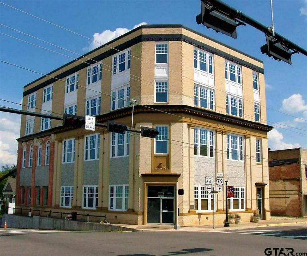 202 E Main Street, Henderson