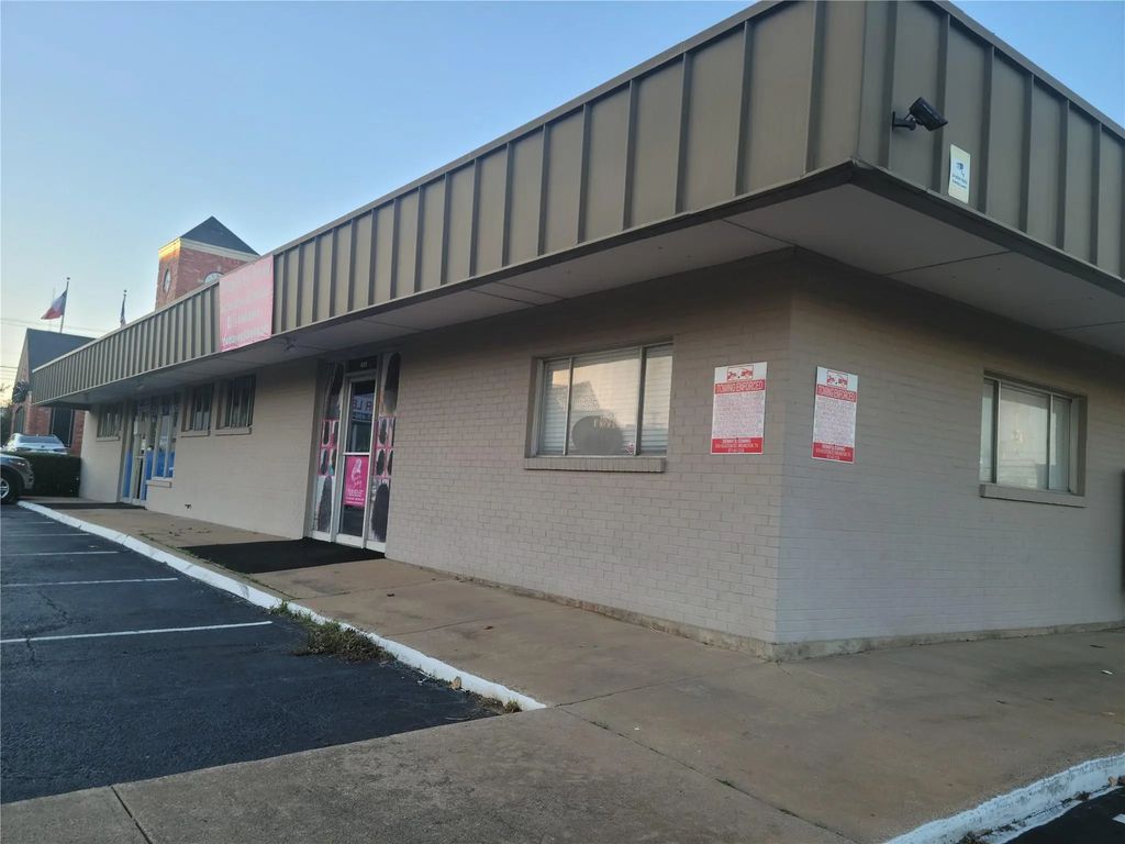 623 W Main Street, Arlington