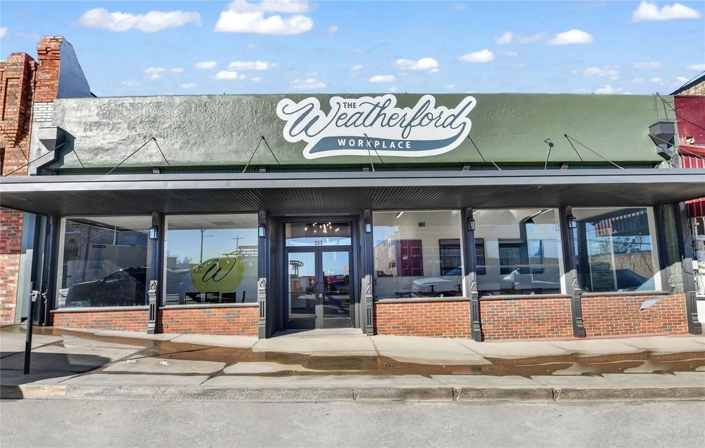 203 N Main Street, Weatherford