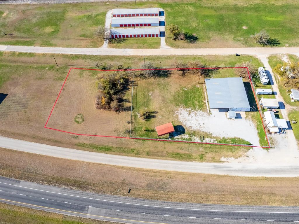 909 Pitts Lane, Blanket