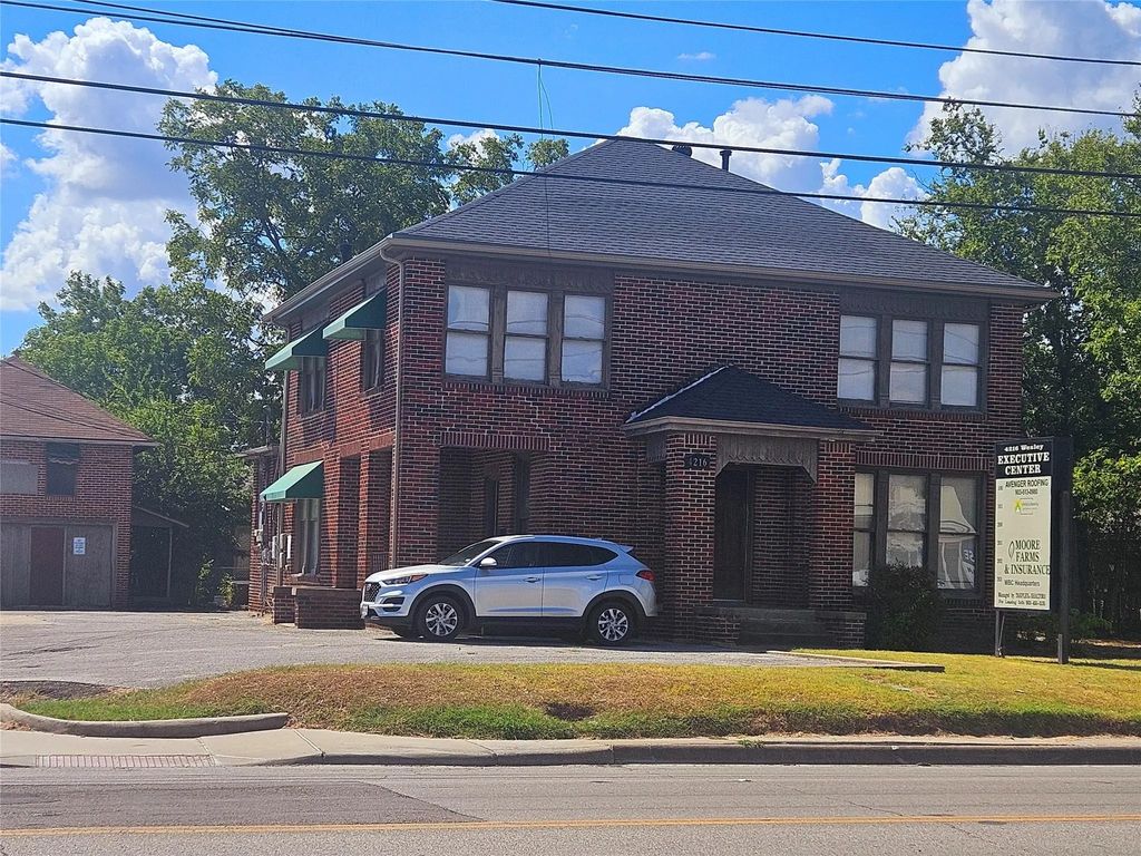 4216 Wesley Street, Greenville