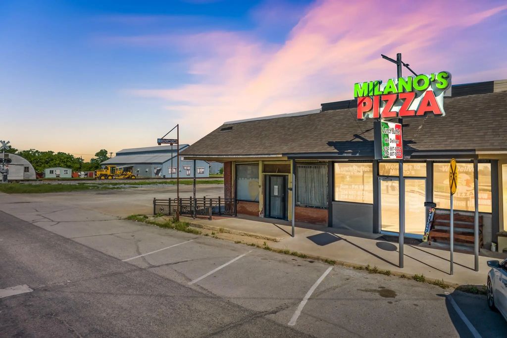 140 W Main Street, Itasca