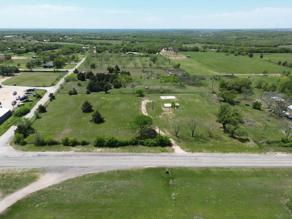 1282 State Highway 101, Bowie