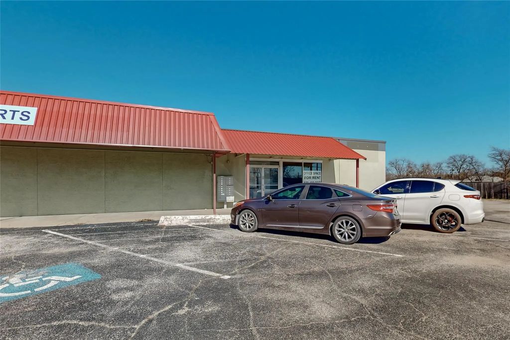 8120 White Settlement Road 1-30, White Settlement