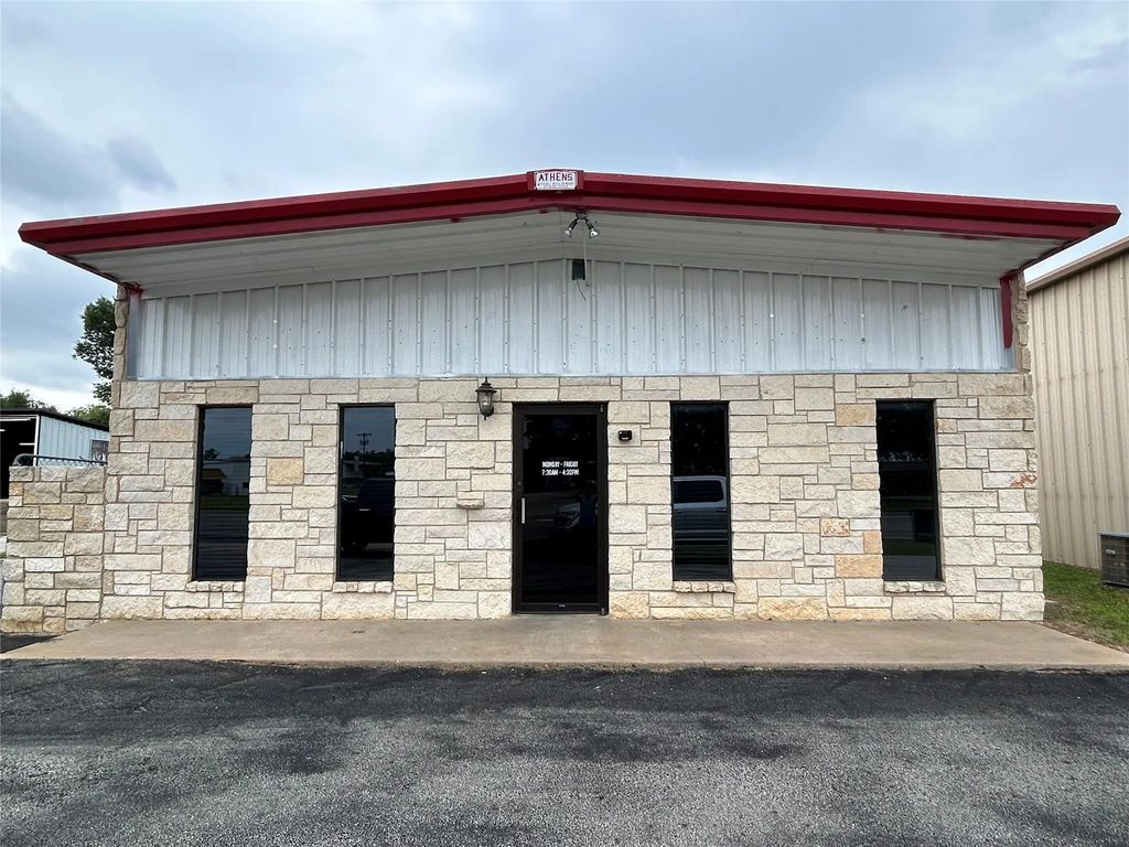 5424 W Oak Street, Palestine