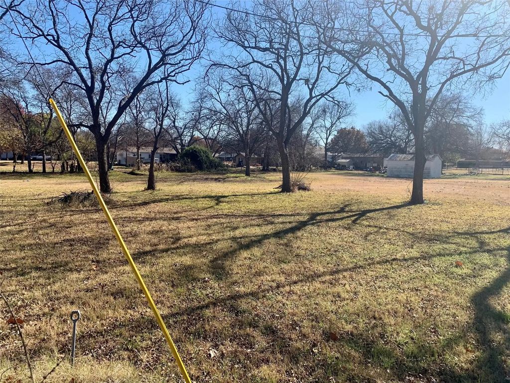 407 W Pecan Street, Nocona