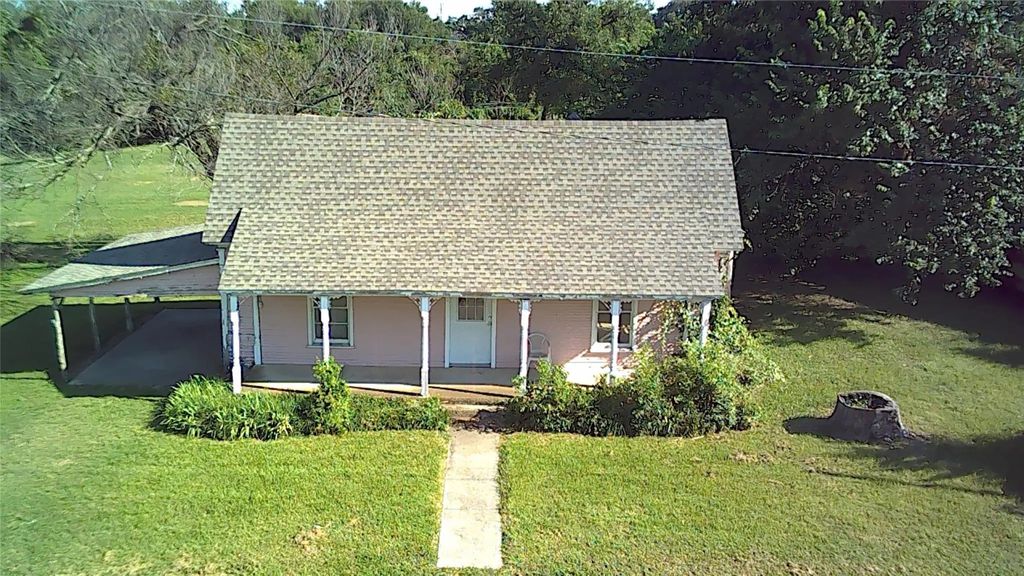 208 Optimist Road, Springtown