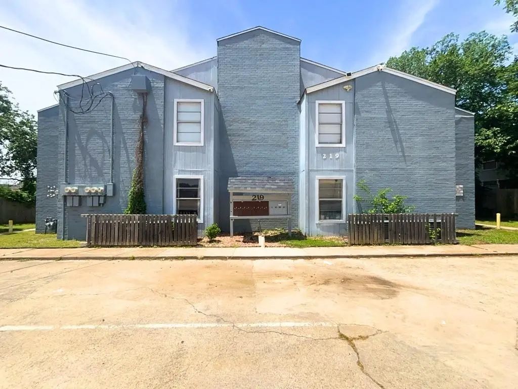 219 Fry Street 11, Denton