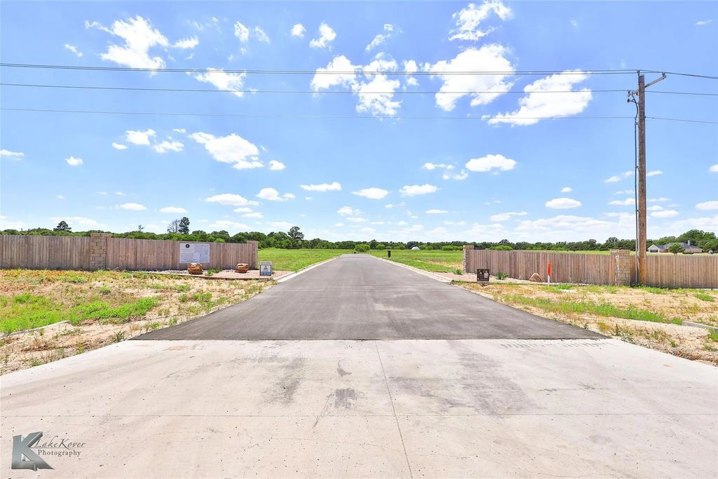 1004 Southwind Circle, Clyde