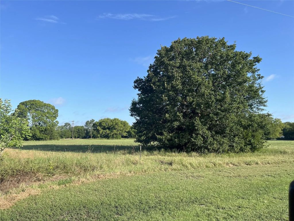 220 Tomahawk Drive, West Tawakoni