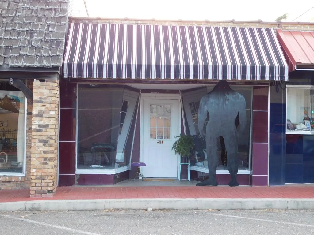 210 N Main Street, Springhill