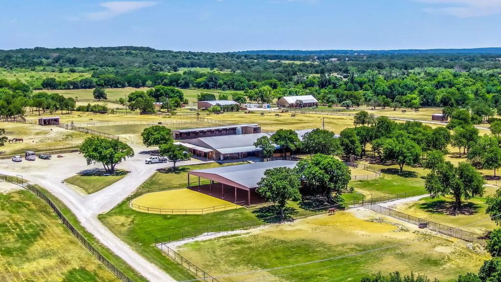 2710 Advance Road, Weatherford