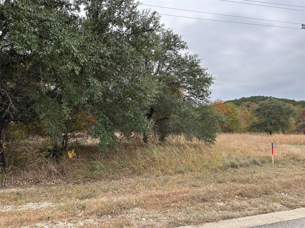 8536 Fullerton Drive, Cleburne