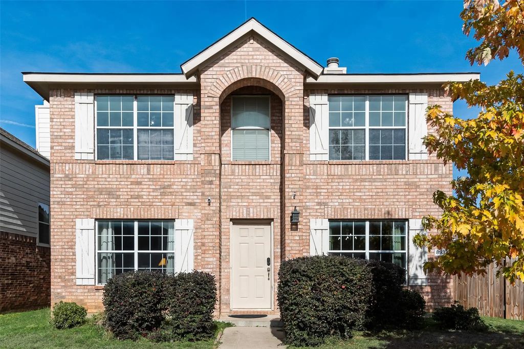 8933 Tucker Street, Cross Roads