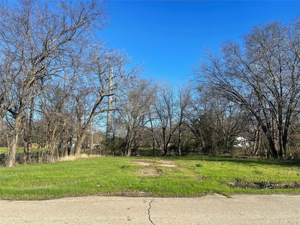 250 W Marshall Street, Cooper