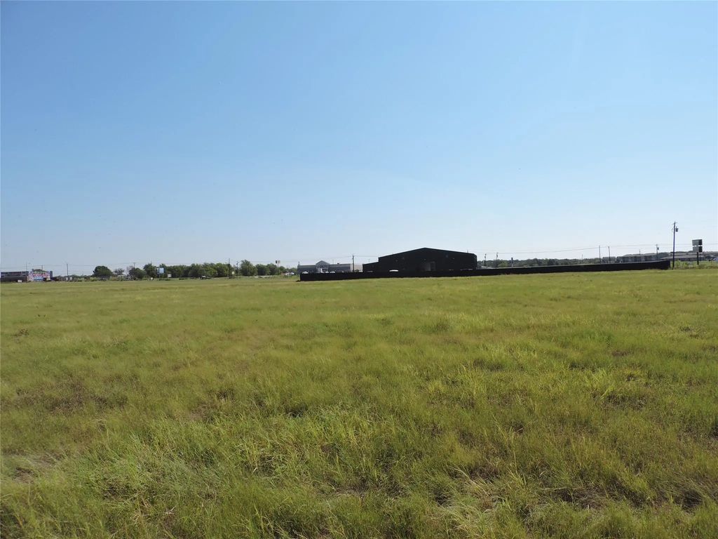 06 Lawson Ave, Mabank