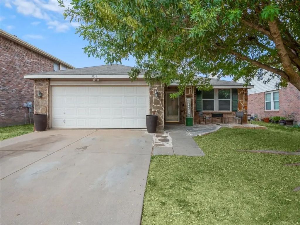 3916 Irish Setter Drive, Fort Worth