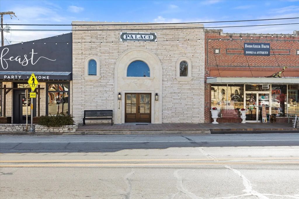 114 Barnard Street, Glen Rose