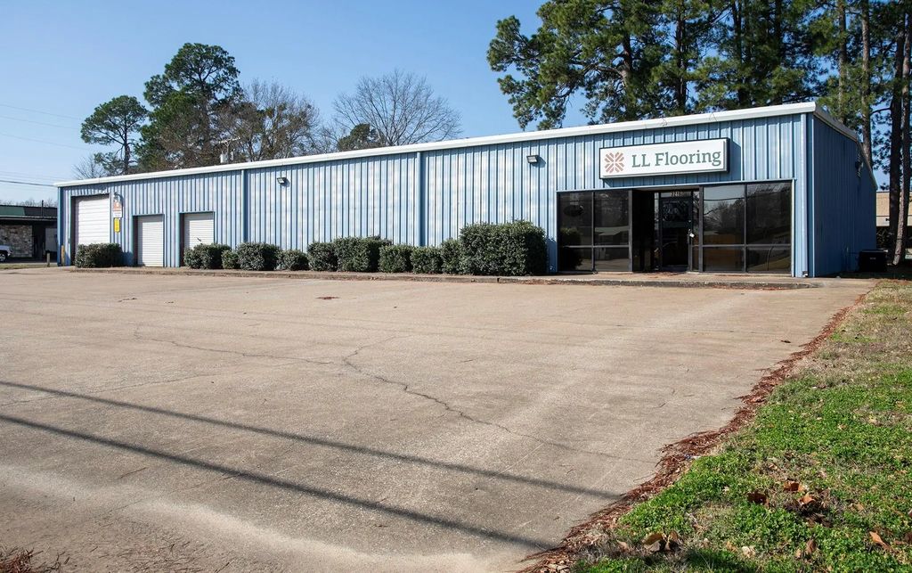 3216 W Gentry Parkway, Tyler