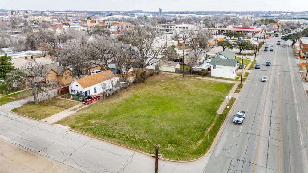 306 W Northside Drive 3, Fort Worth
